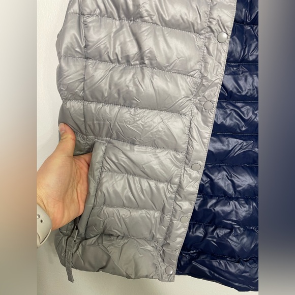 GAP 90% Down Puffer Vest Gray Silver Women’s Small Full Zip Button Layer Winter - Picture 5 of 9